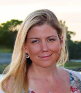Mary Moore Headshot